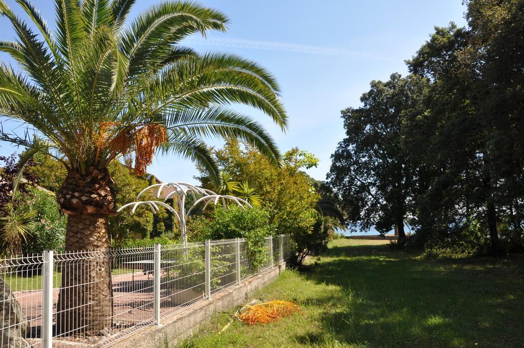 Sole E Mare Aparthotel Santa-Maria-Poggio  Exterior photo